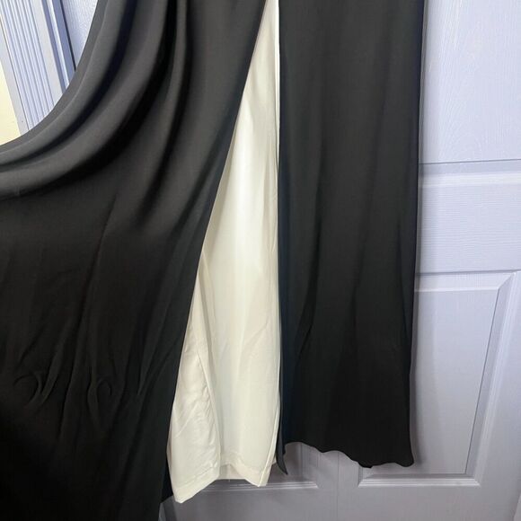 Adrianna Papell Black Evening Dress w/ White Pants Underneath Split Front Sz 16W - Picture 3 of 11